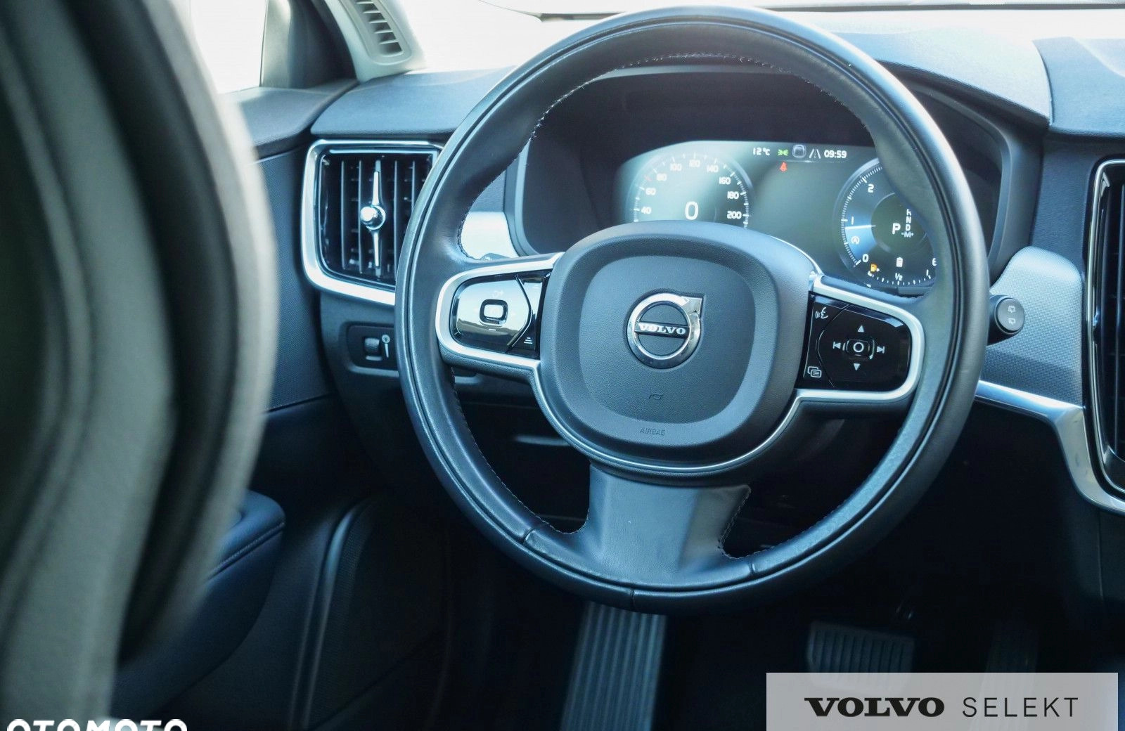 Volvo V90 cena 149900 przebieg: 35770, rok produkcji 2020 z Międzyzdroje małe 562